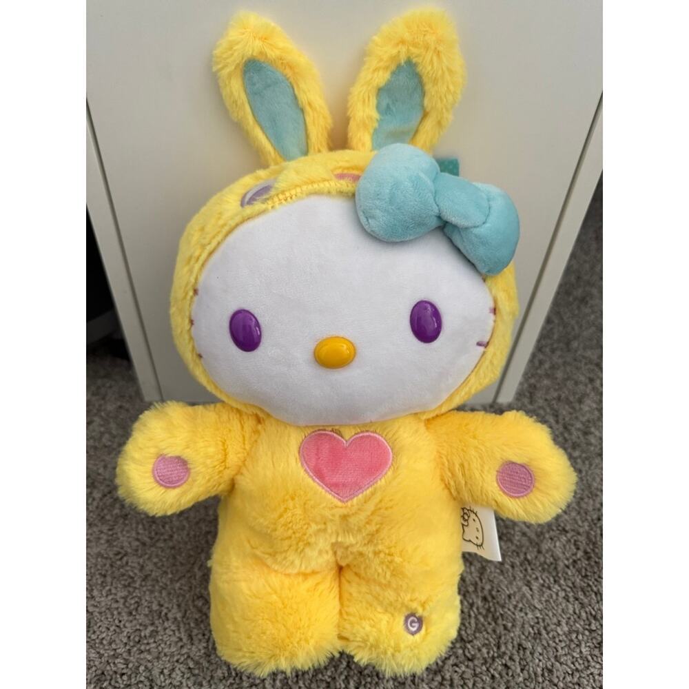 SANRIO Hello Kitty Animated Plush Bunny Hop Yellow Blue Bow Easter Egg Hunt‎